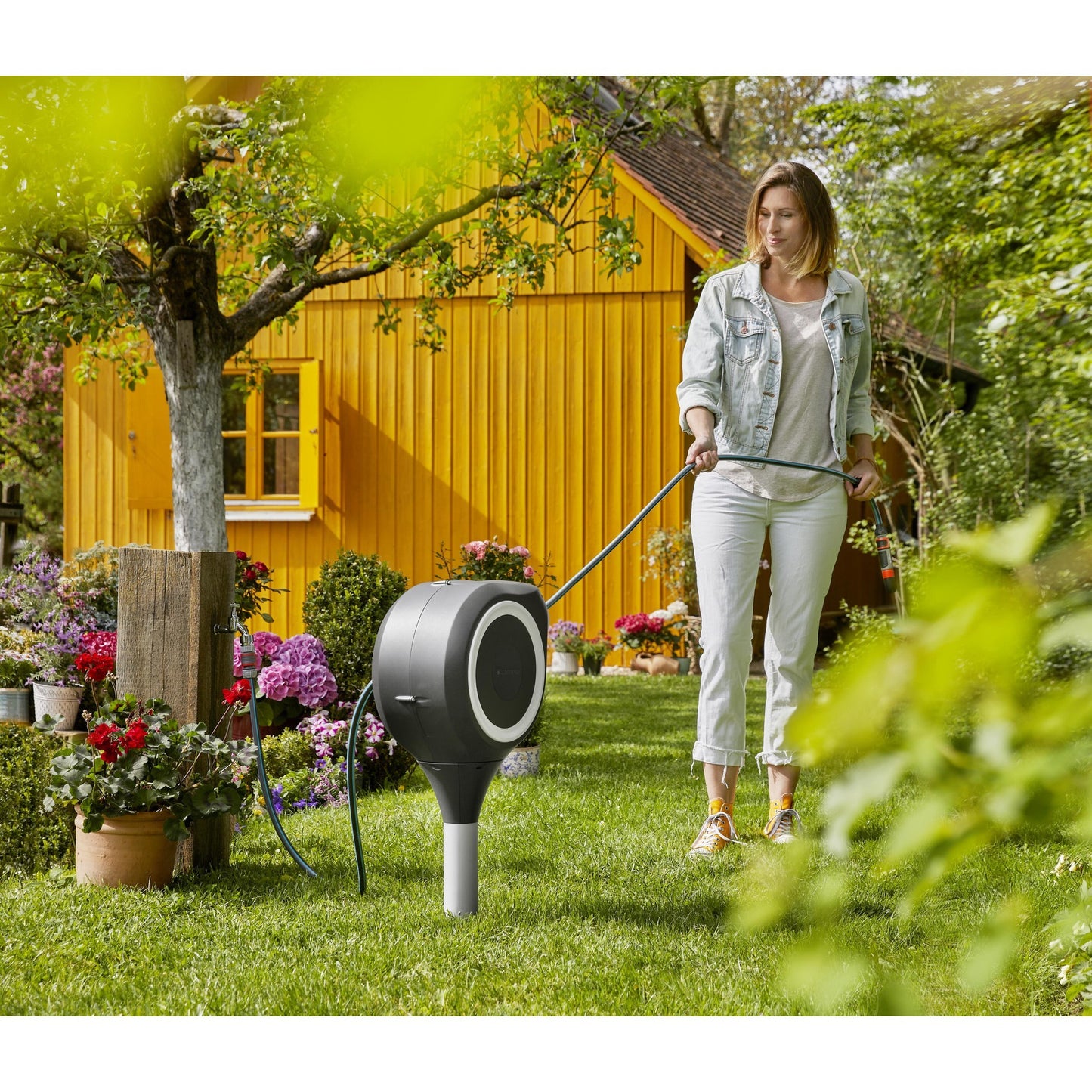 Gardena Garten-Schlauchbox RollUp S (weiß) 15 m